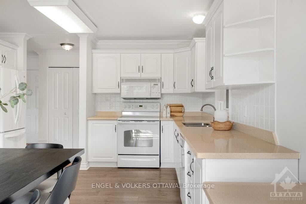 6 CARBERY Drive photo 12