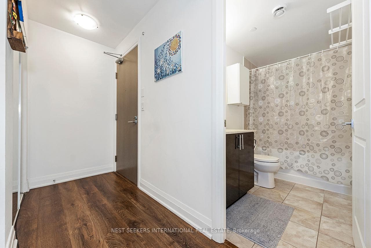 7165 Yonge Street Unit 733 photo 32