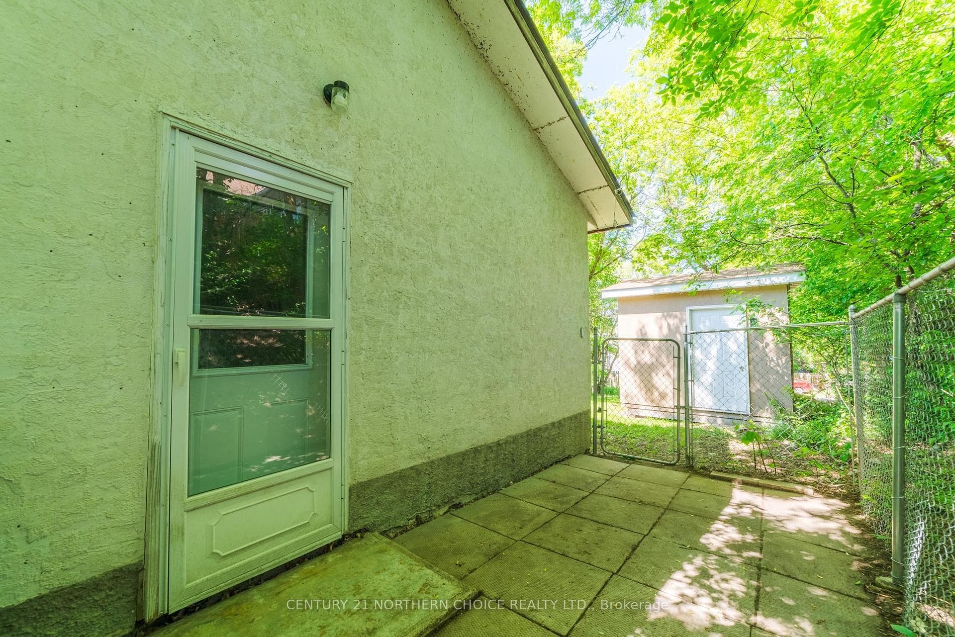 306 Fourth Street North photo 4