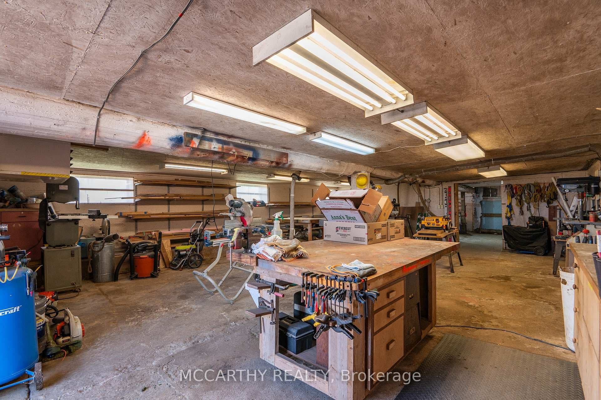 Work shop in Barn