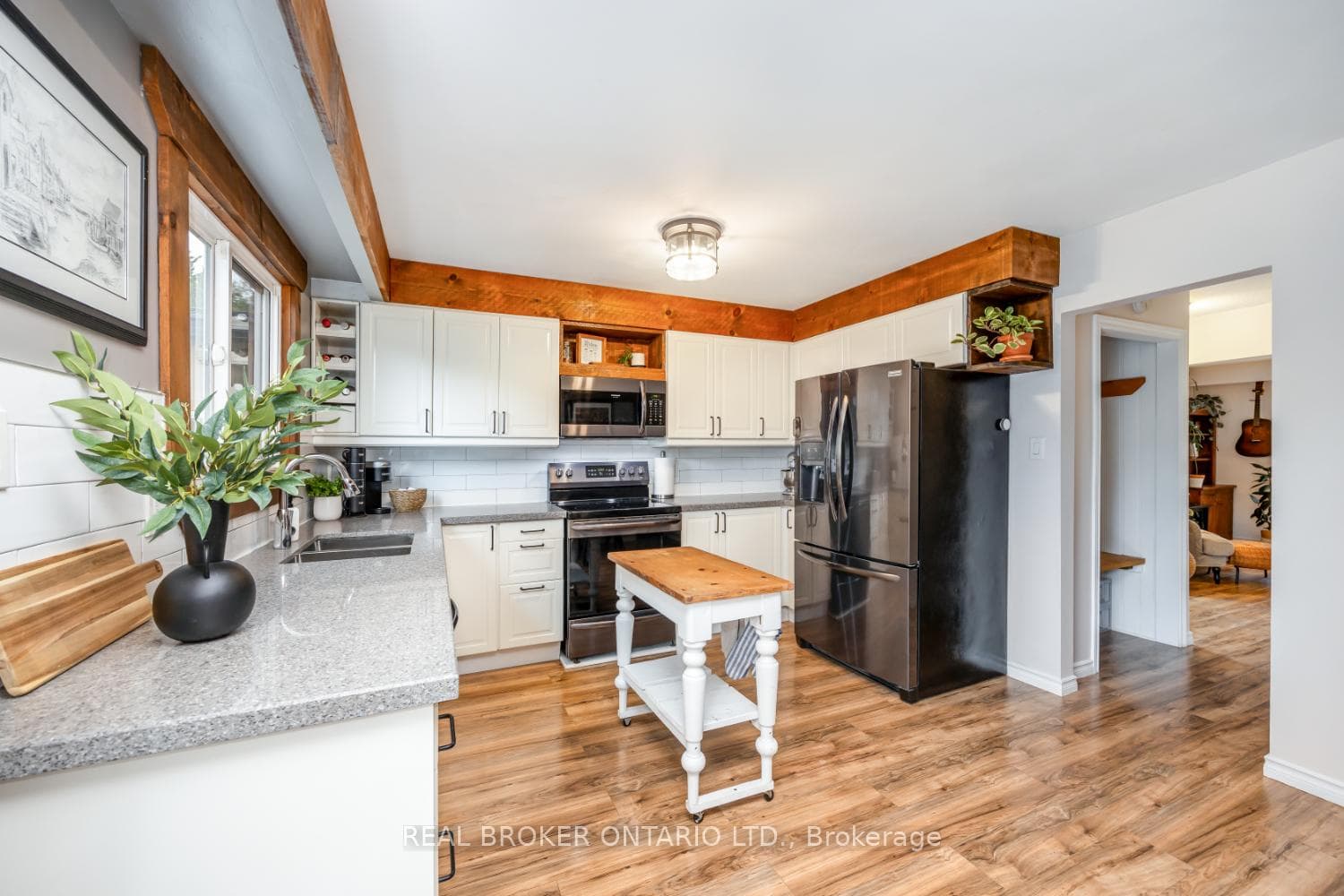 96 Martin Road photo 10