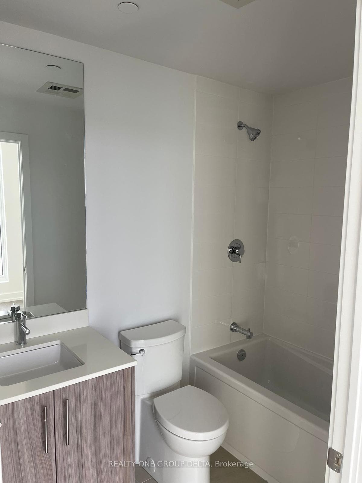 225 Veterans Drive Unit 409 photo 10