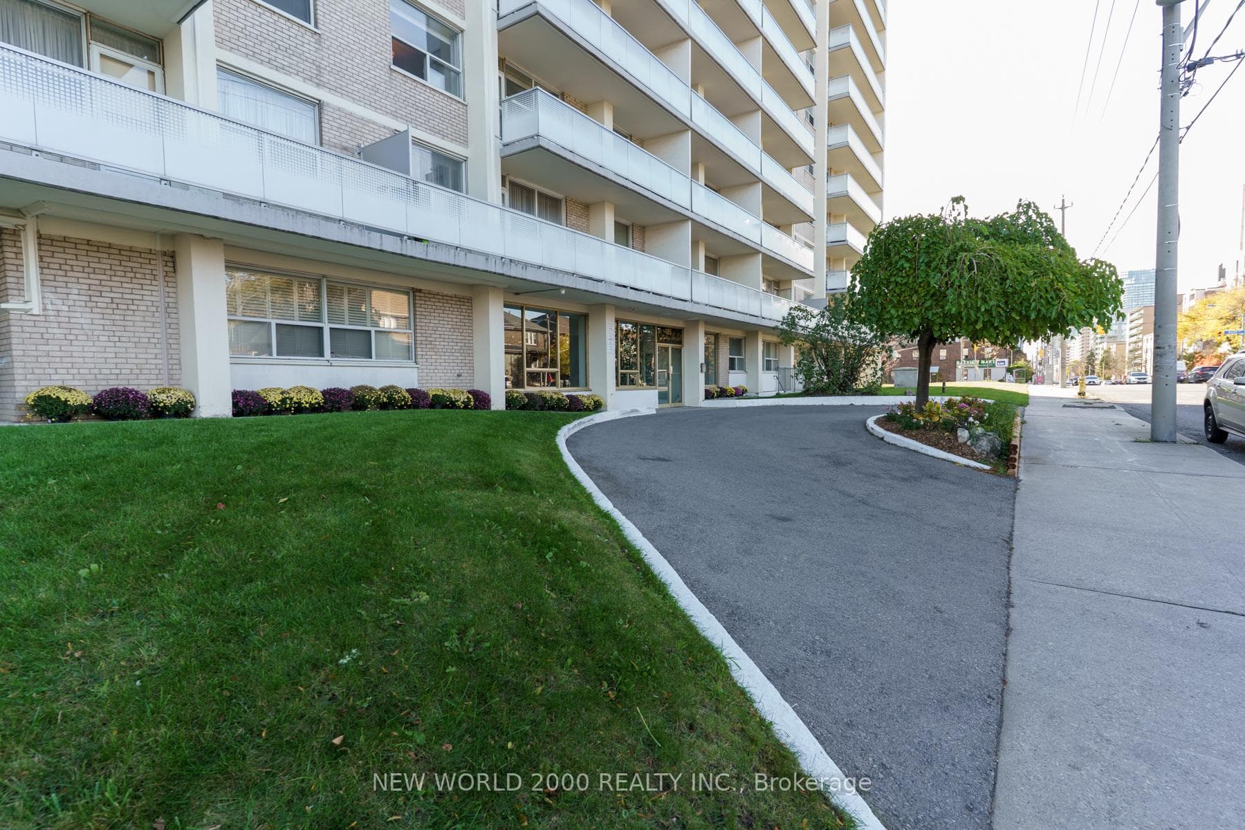 485 Eglinton Avenue Unit 1003 photo 9
