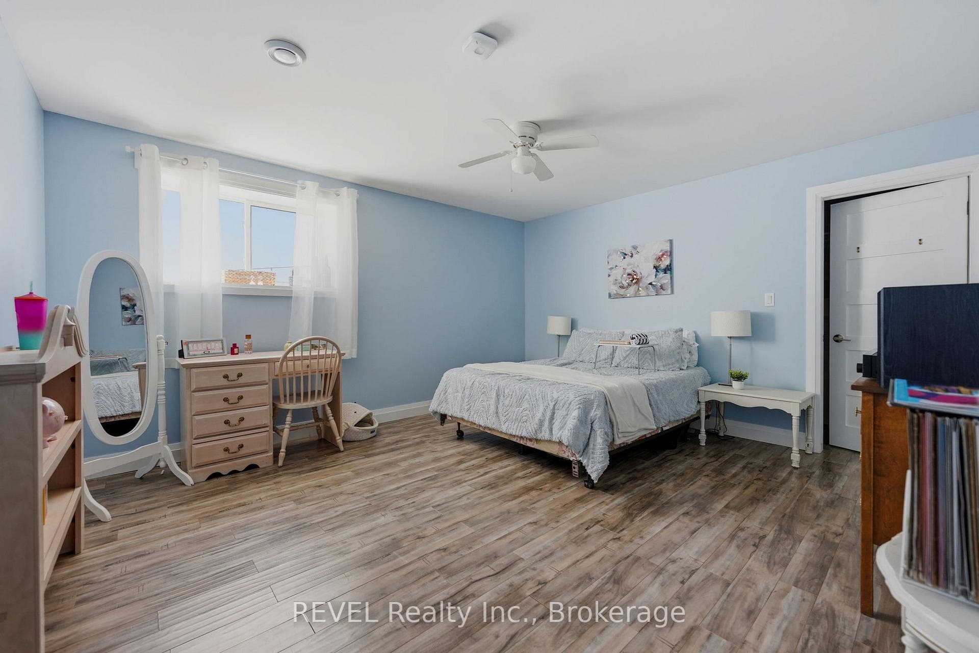 221 Farr Street photo 32