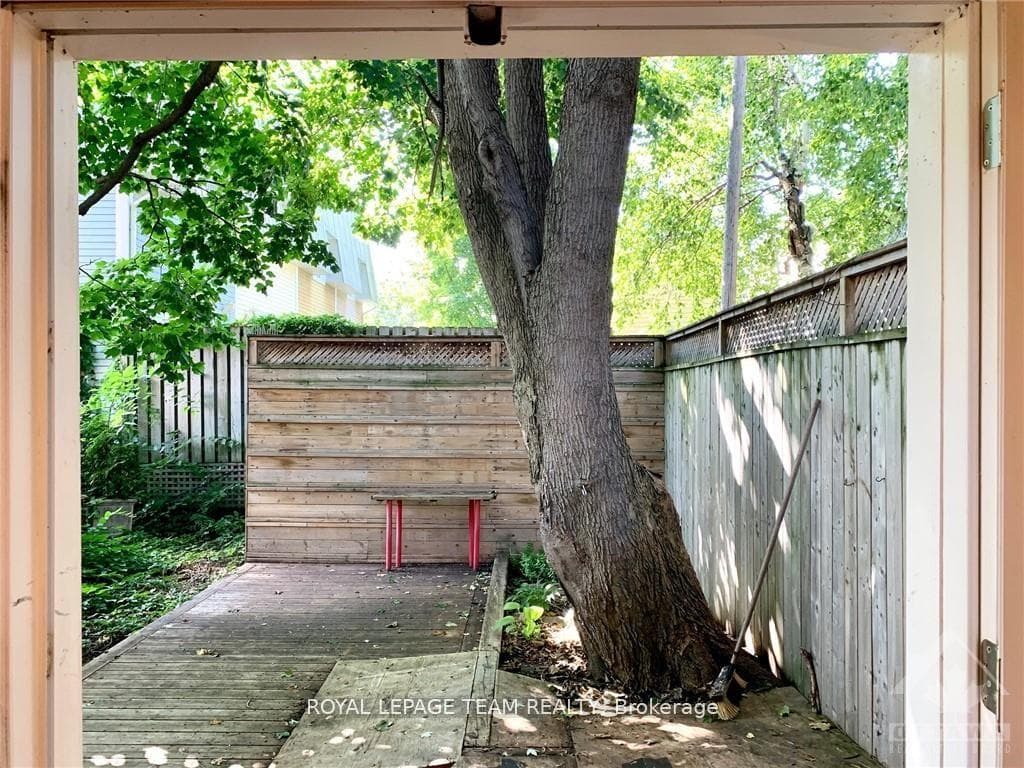 296 ST ANDREW Street photo 12