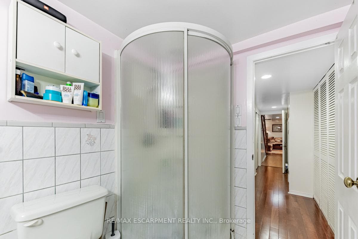 11 Alma Avenue photo 26