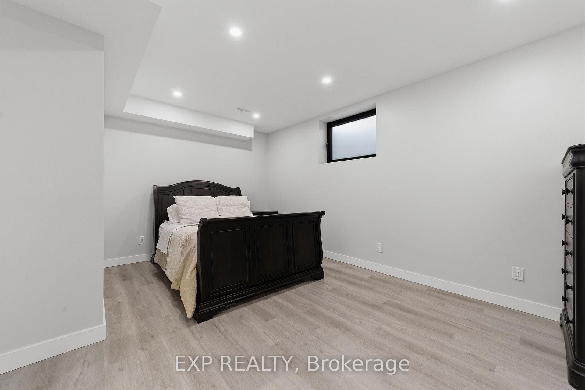 113 Edgewater Boulevard photo 40