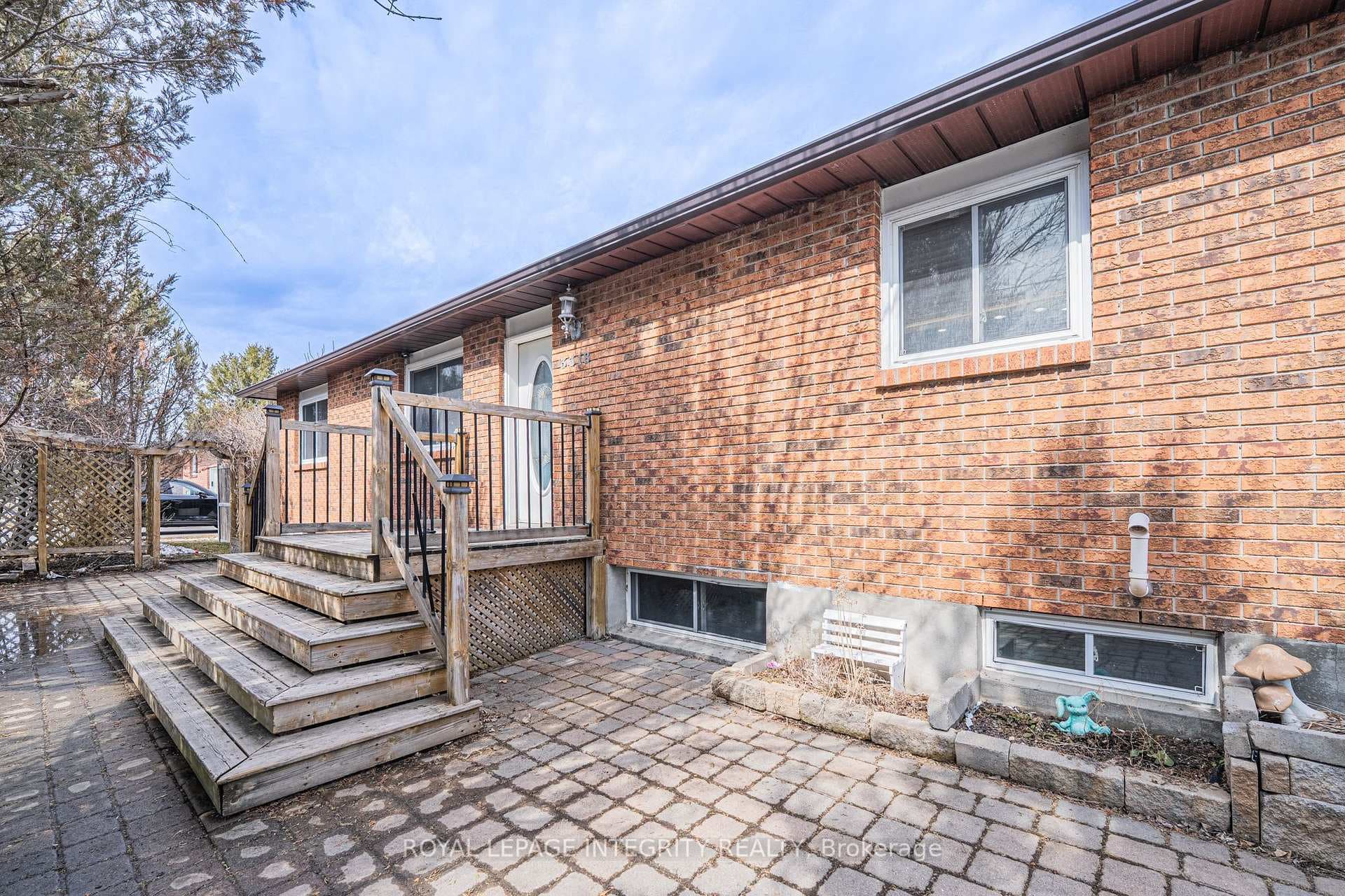 3318 DUNROBIN Road photo 3