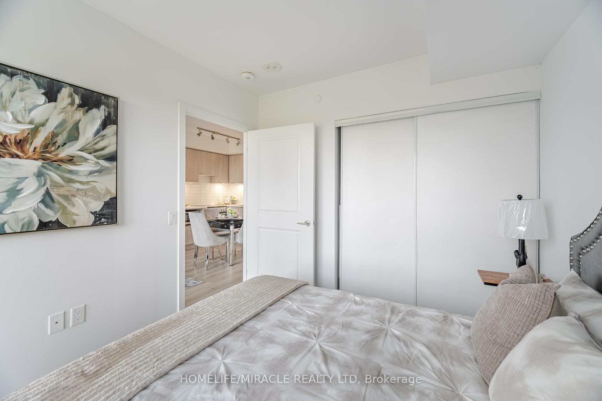 395 Bloor Street Unit 2110 photo 25