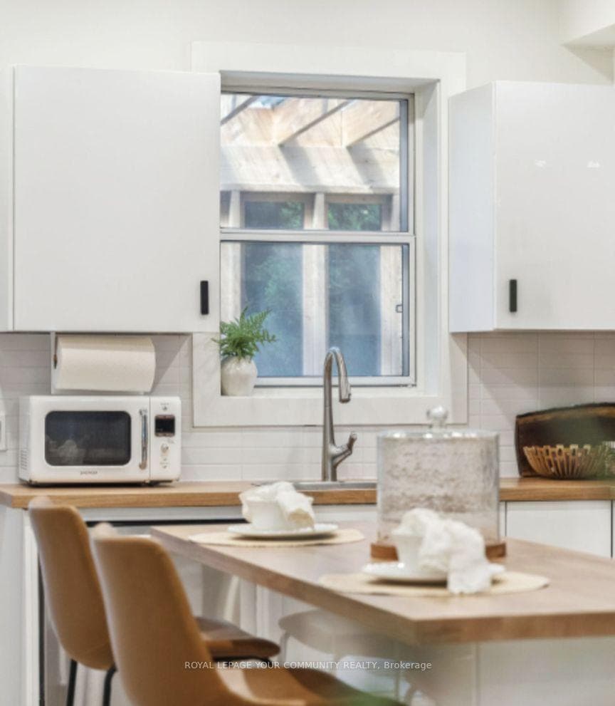 12 Lamb Avenue photo 10