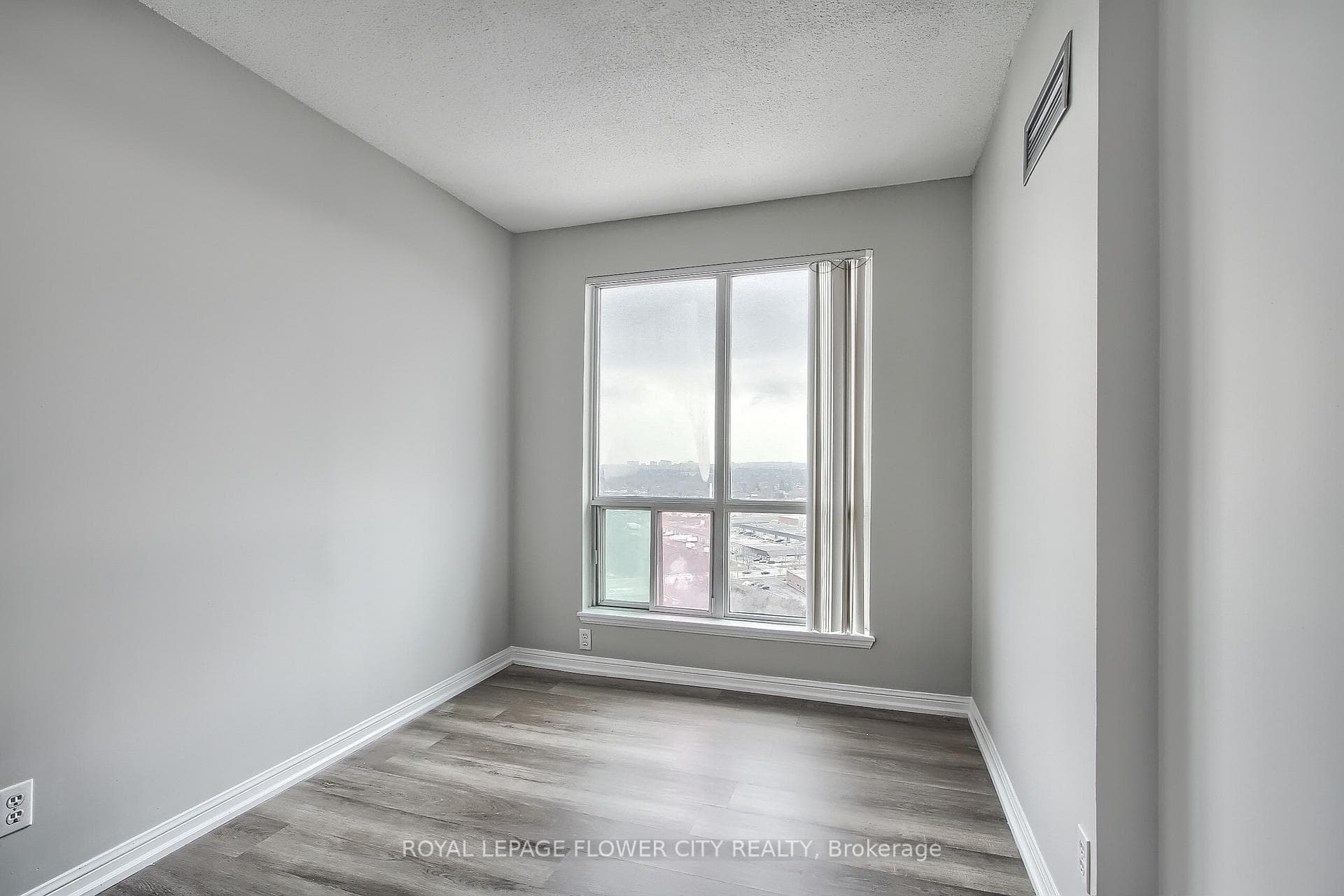 18 Lee Centre Drive Unit 2206 photo 20