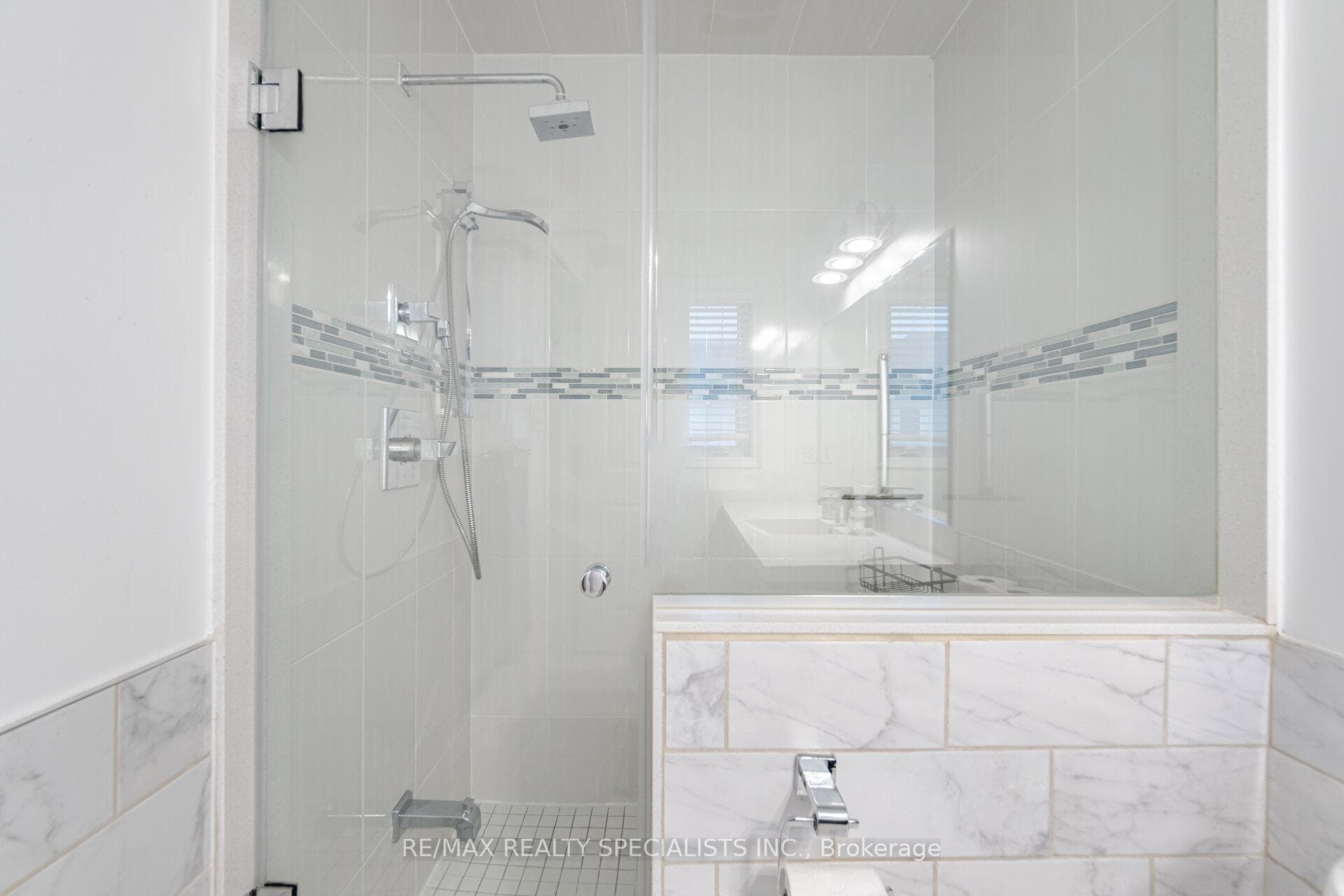 7 Butterworth Road photo 32