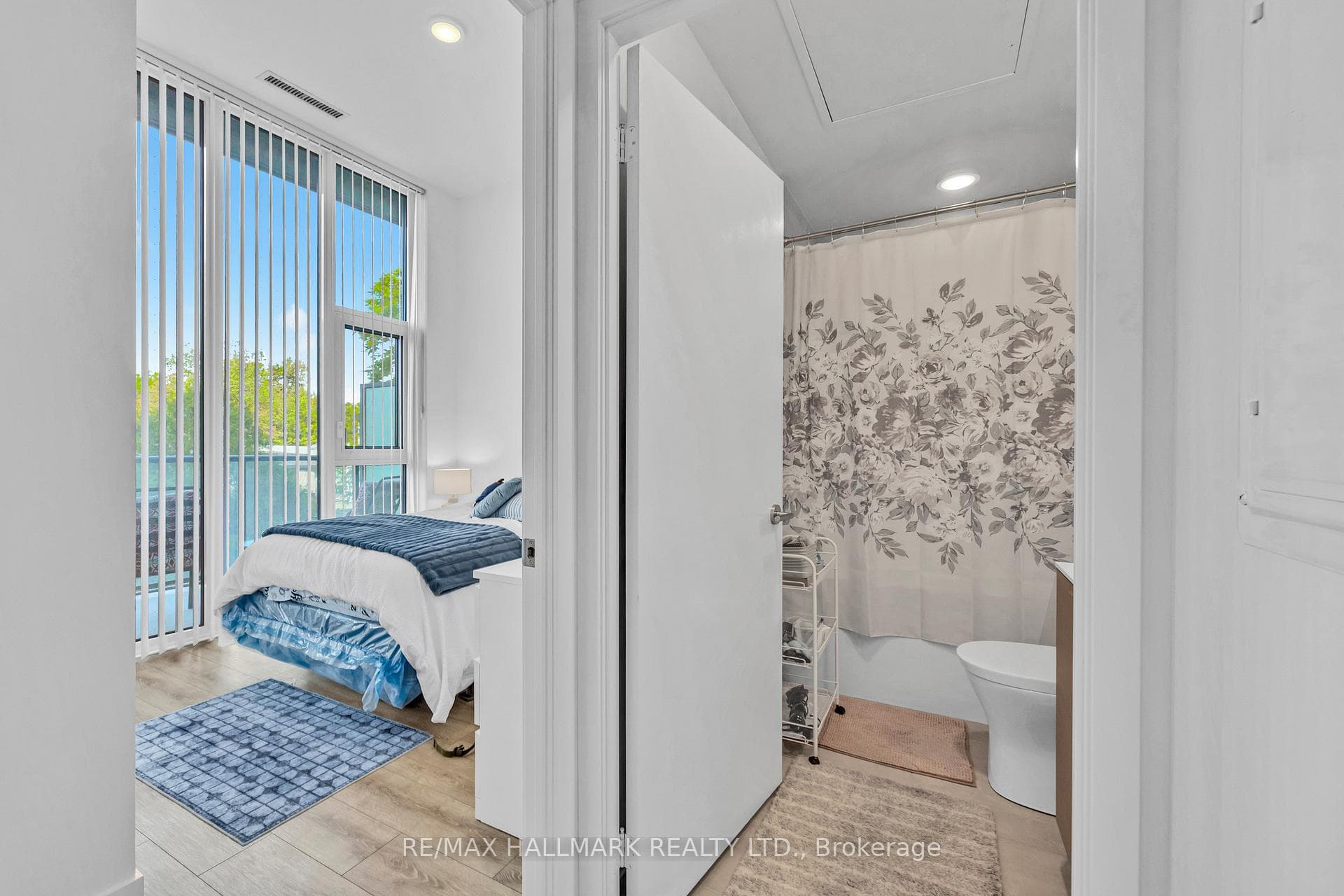 500 Dupont Street Unit 215 photo 20