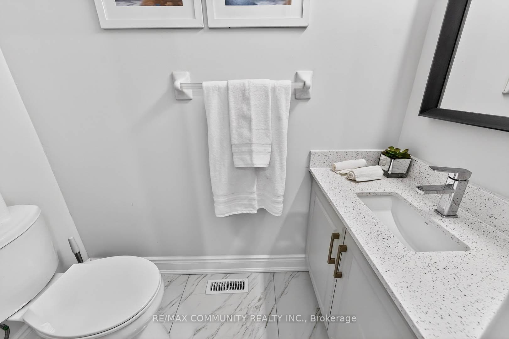 107 Monk Crescent photo 17