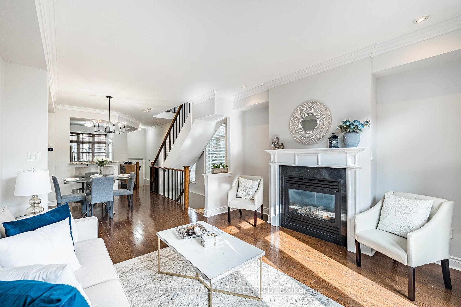 265 Van Dusen Boulevard Unit 1 photo 12