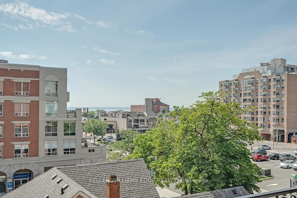 445 Elizabeth Street Unit 402 photo 33