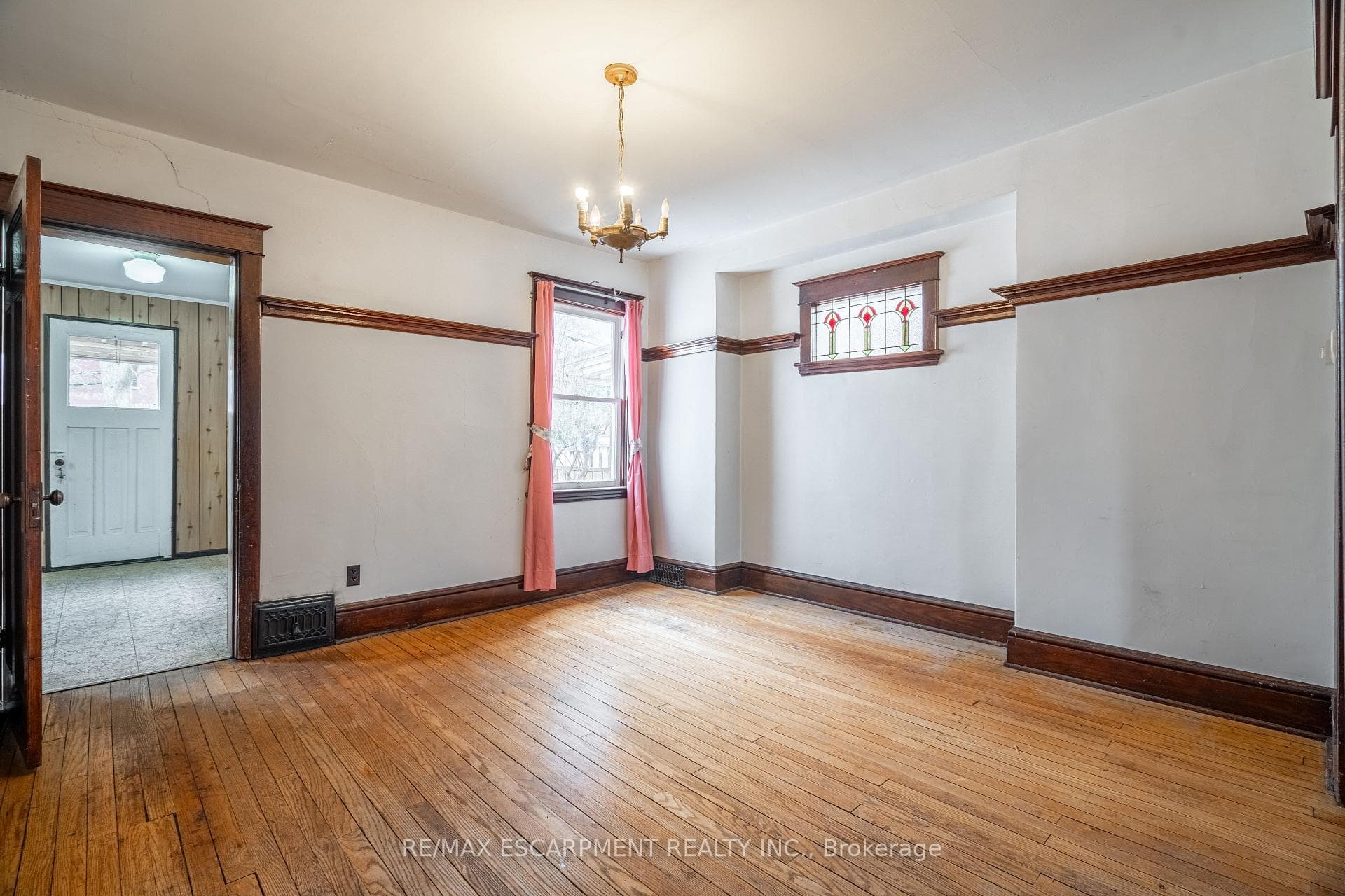 191 ROTHSAY Avenue photo 12