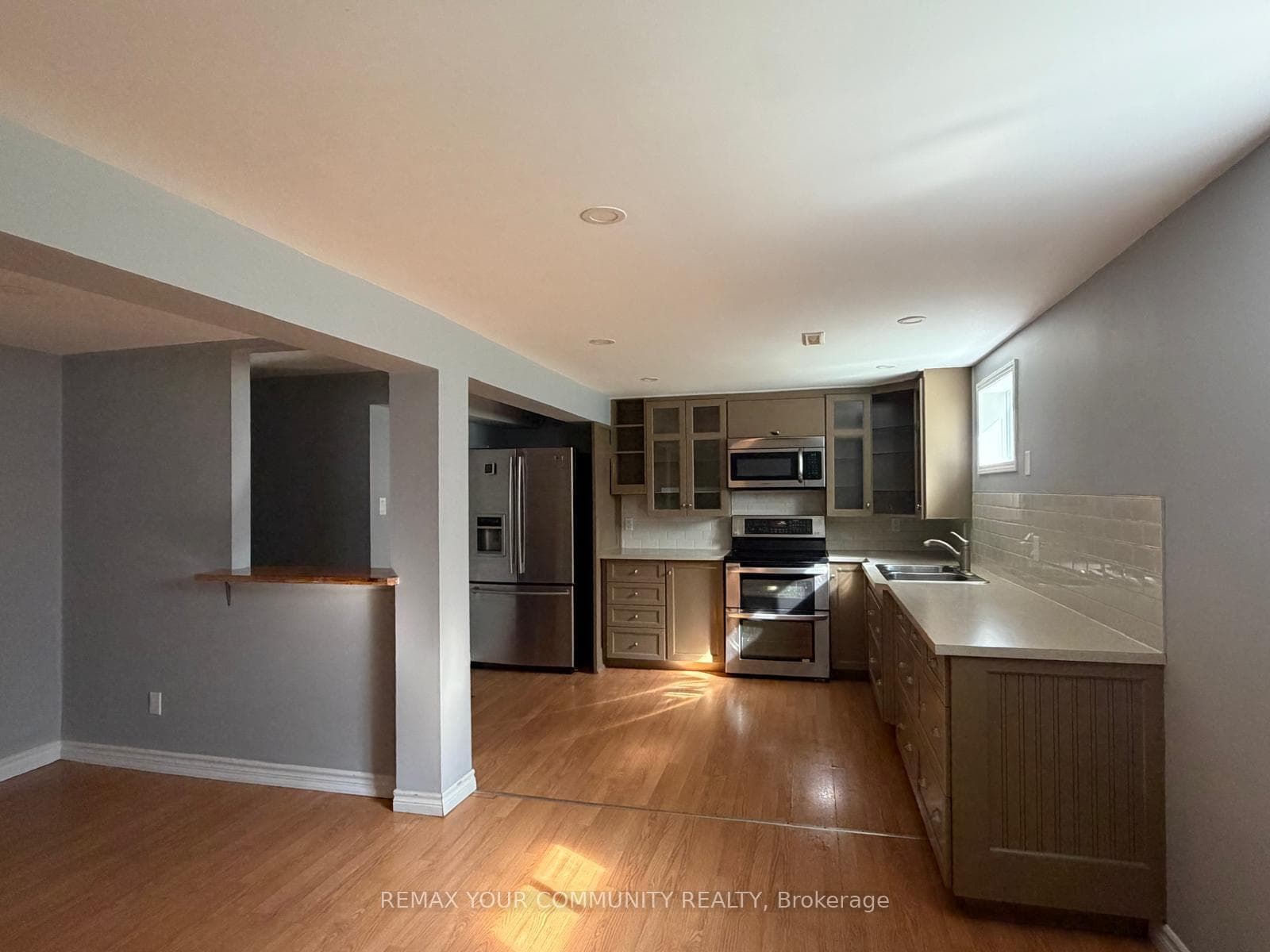 17 Daphne Crescent Unit Bsmt photo 9