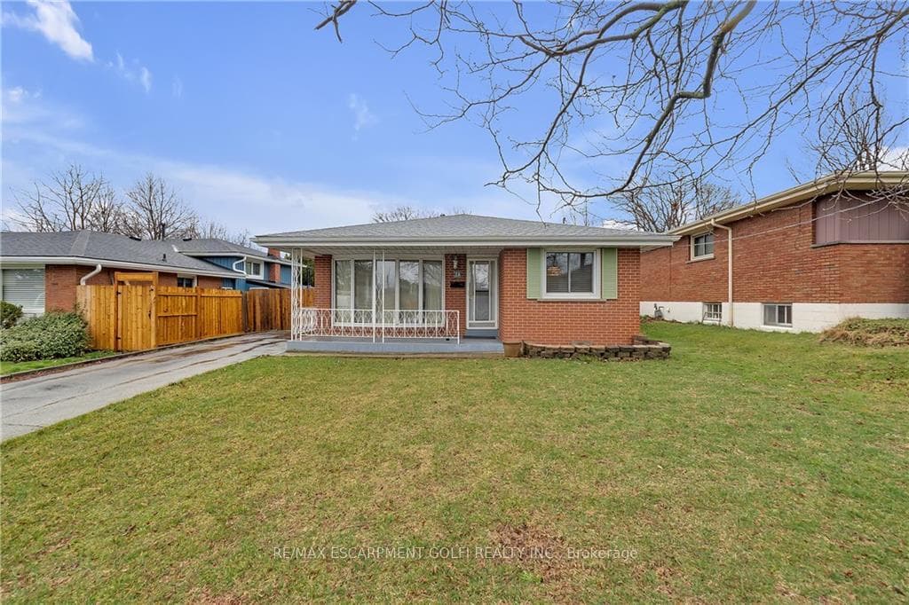 28 Buckingham Drive photo 1