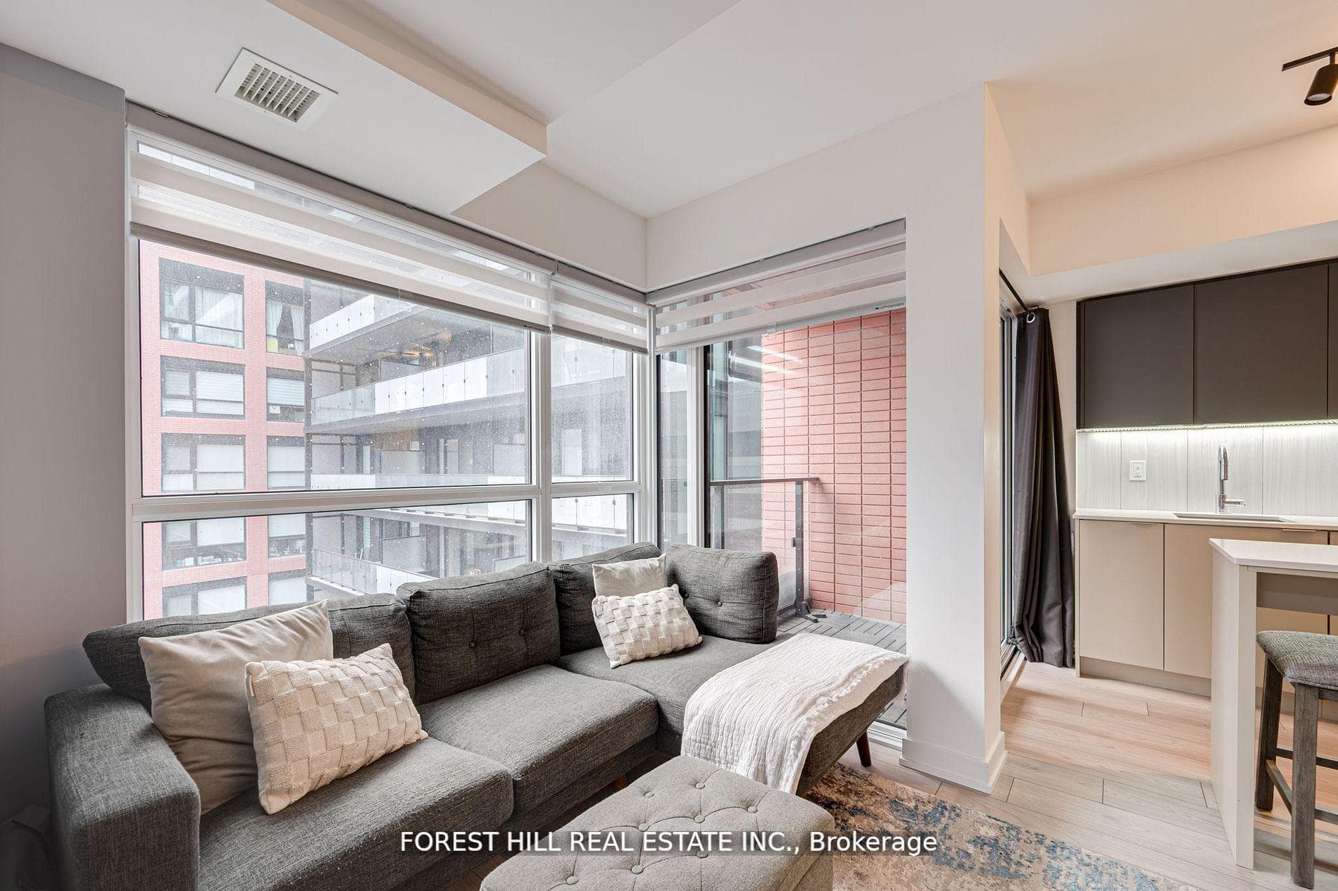 8 Tippett Road Unit 411 photo 16