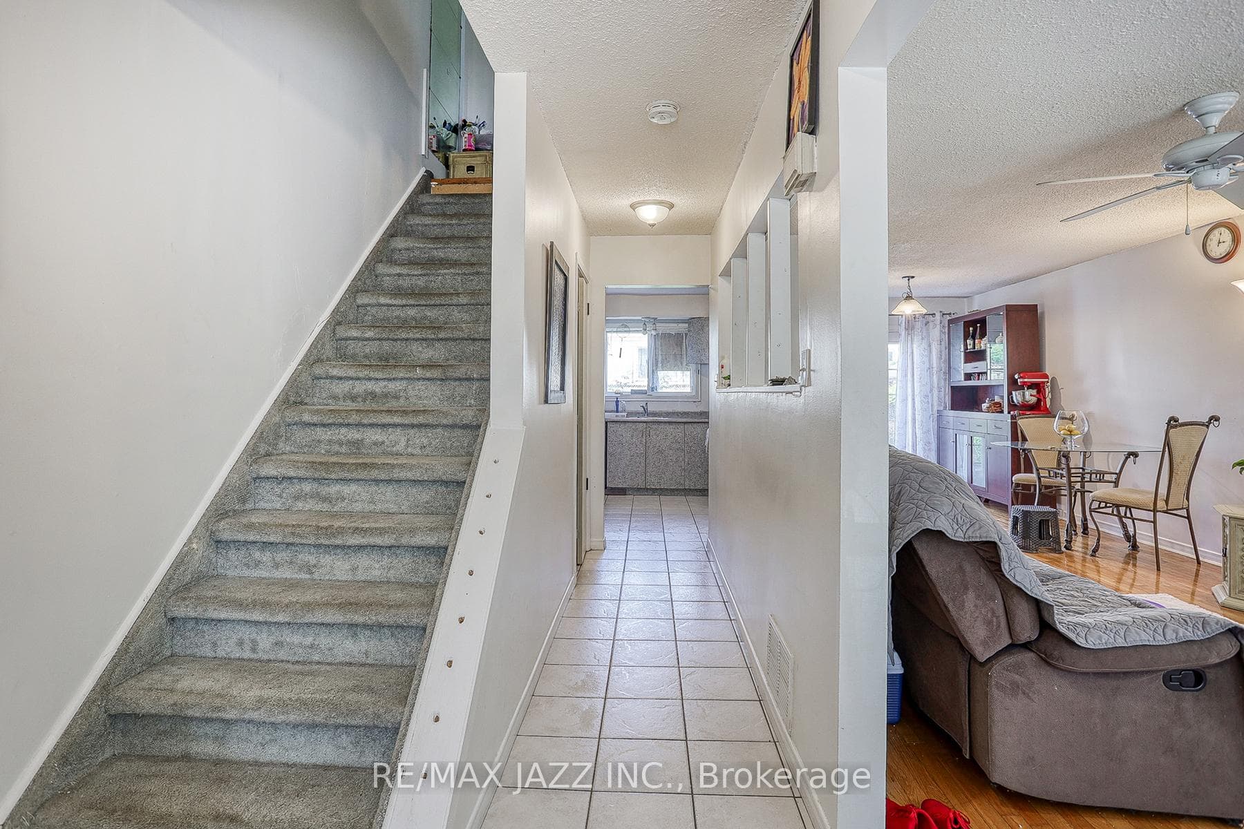 325 Rondeau Court photo 5