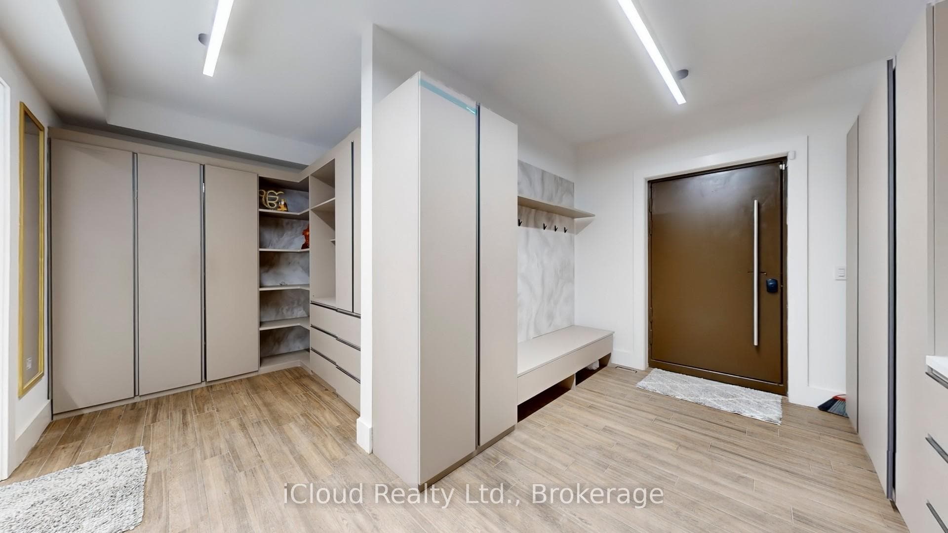 674525 Hurontario Street photo 13
