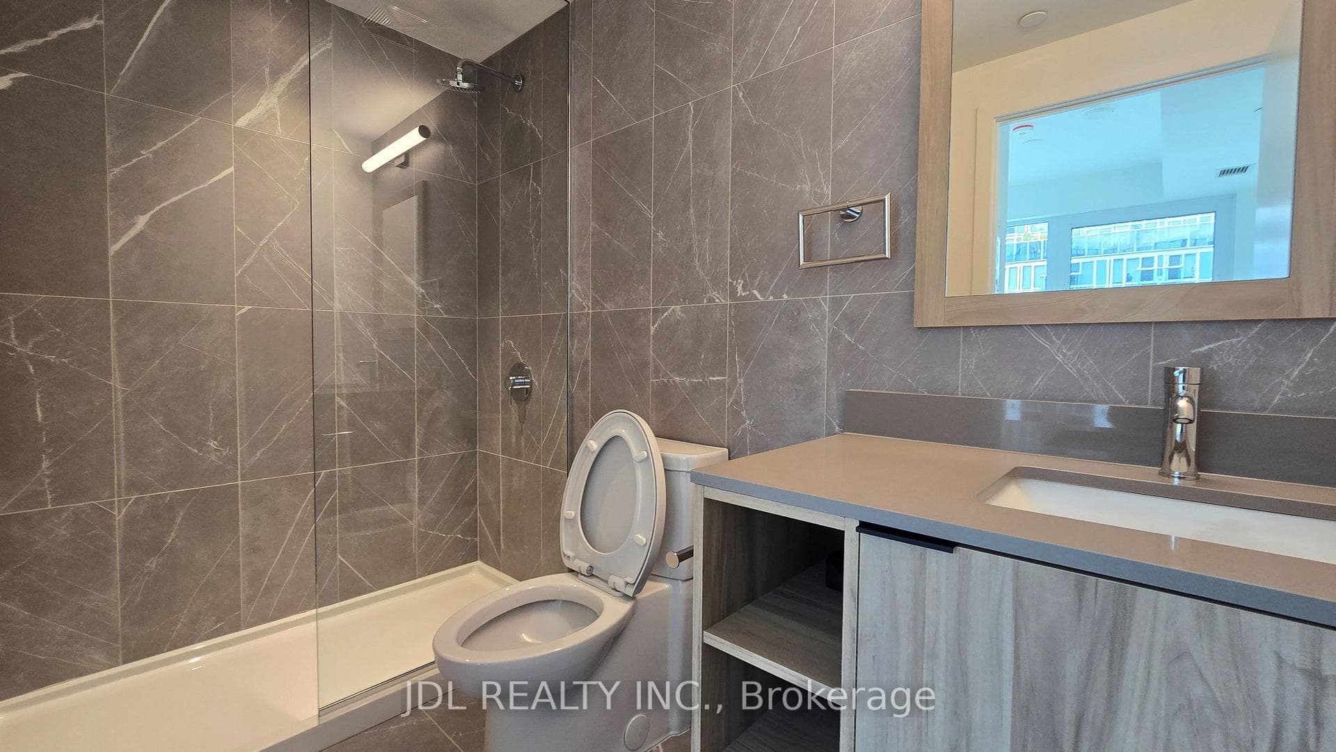1037 The Queensway N/A Unit 419 photo 12