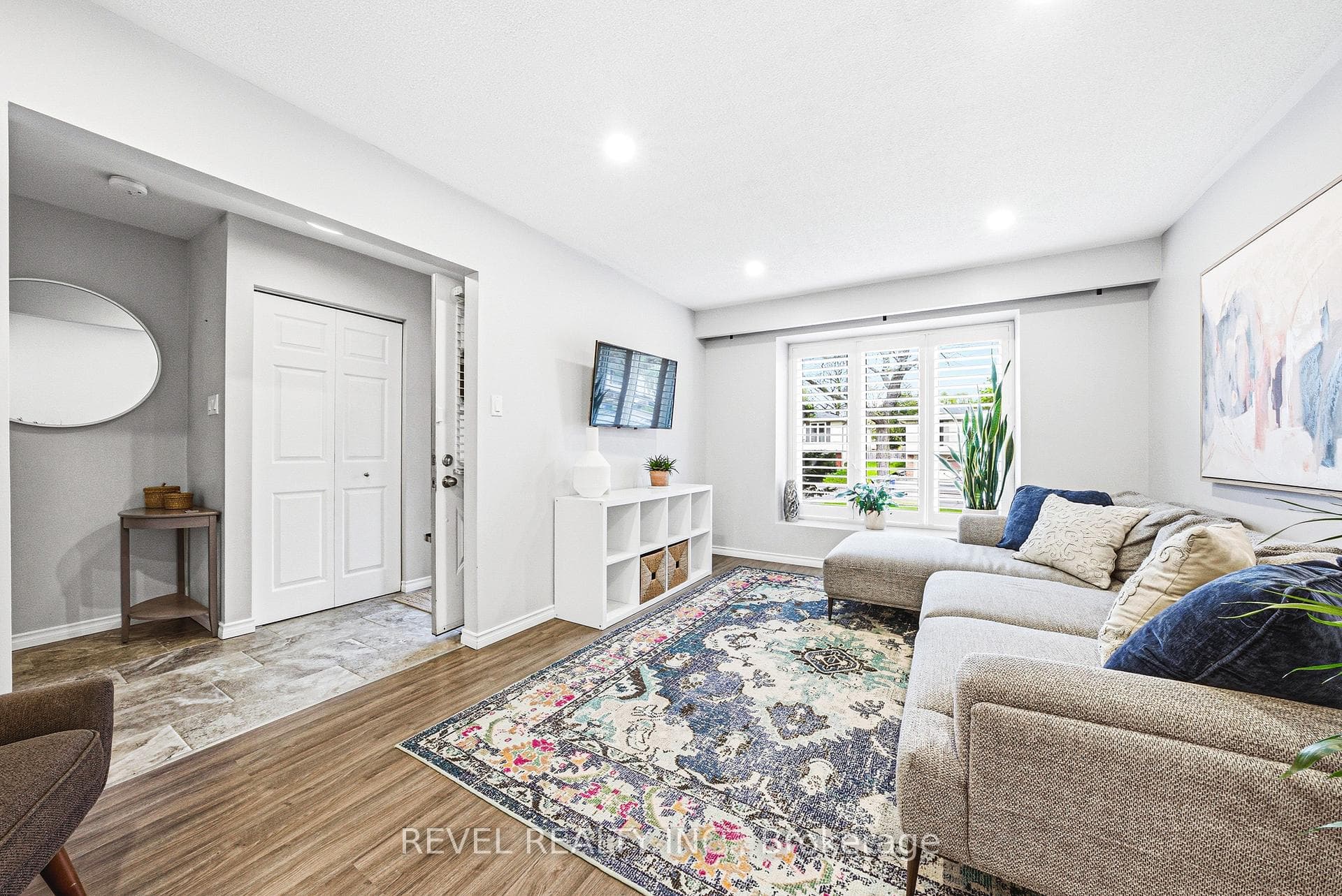 5064 Brady Avenue photo 6