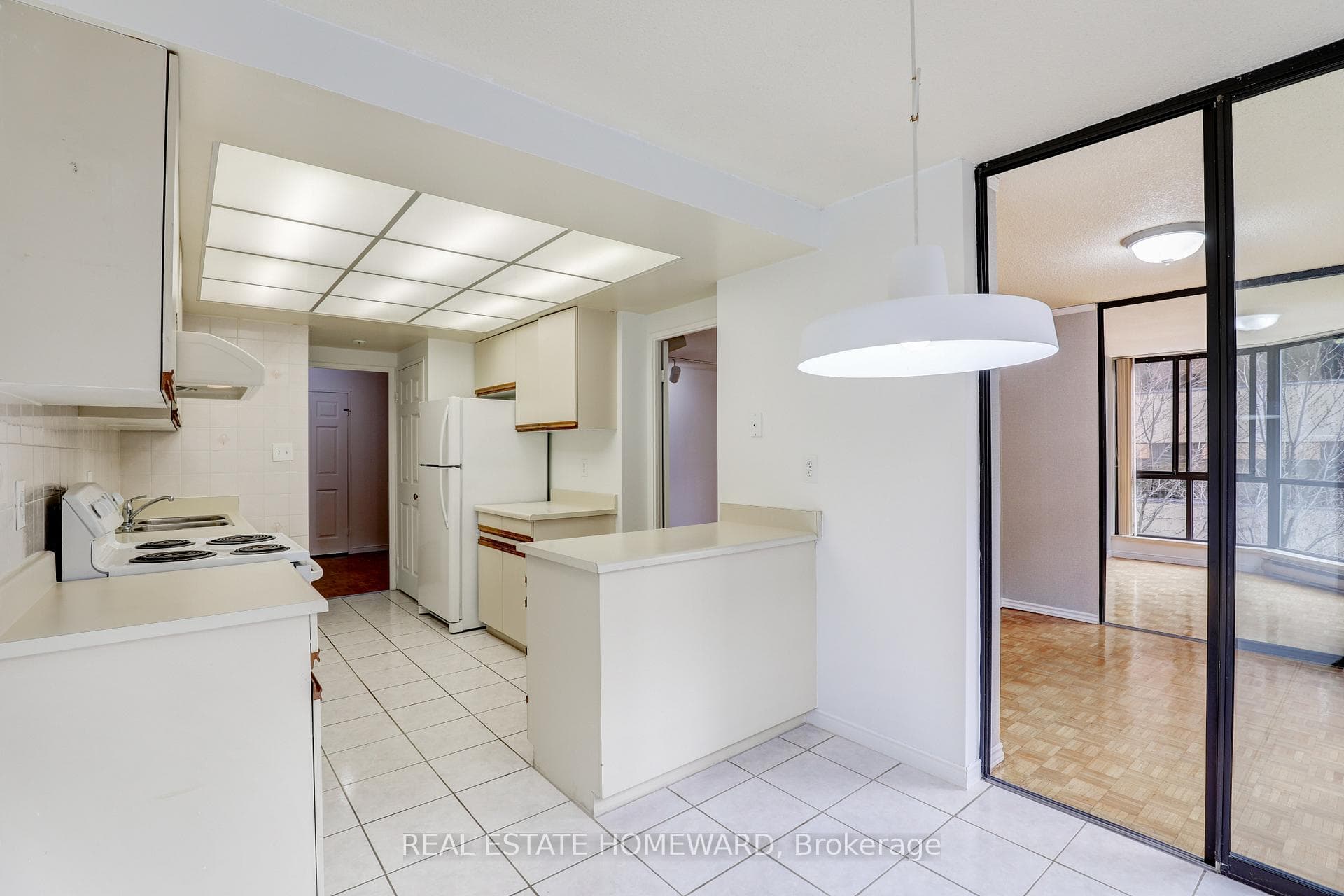 280 Simcoe Street Unit 507A photo 12
