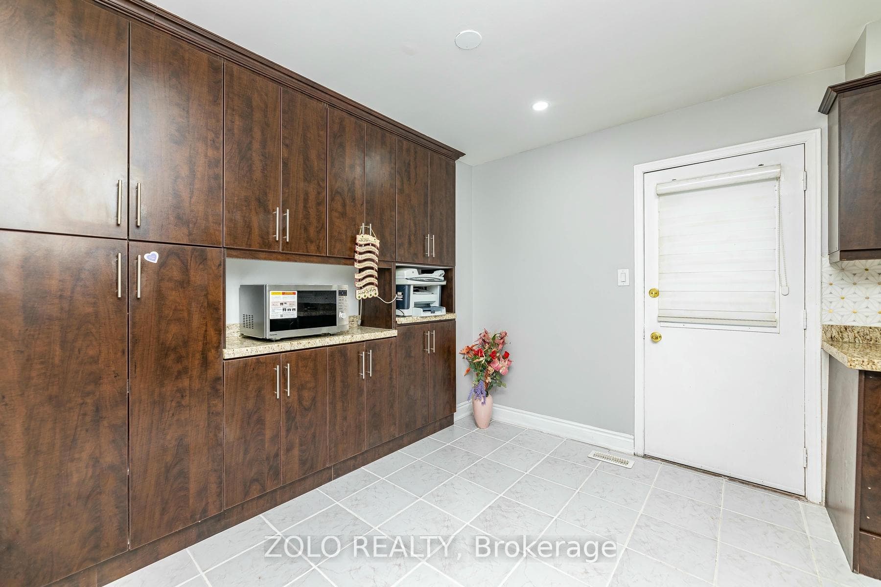 51 Newbridge Crescent photo 10