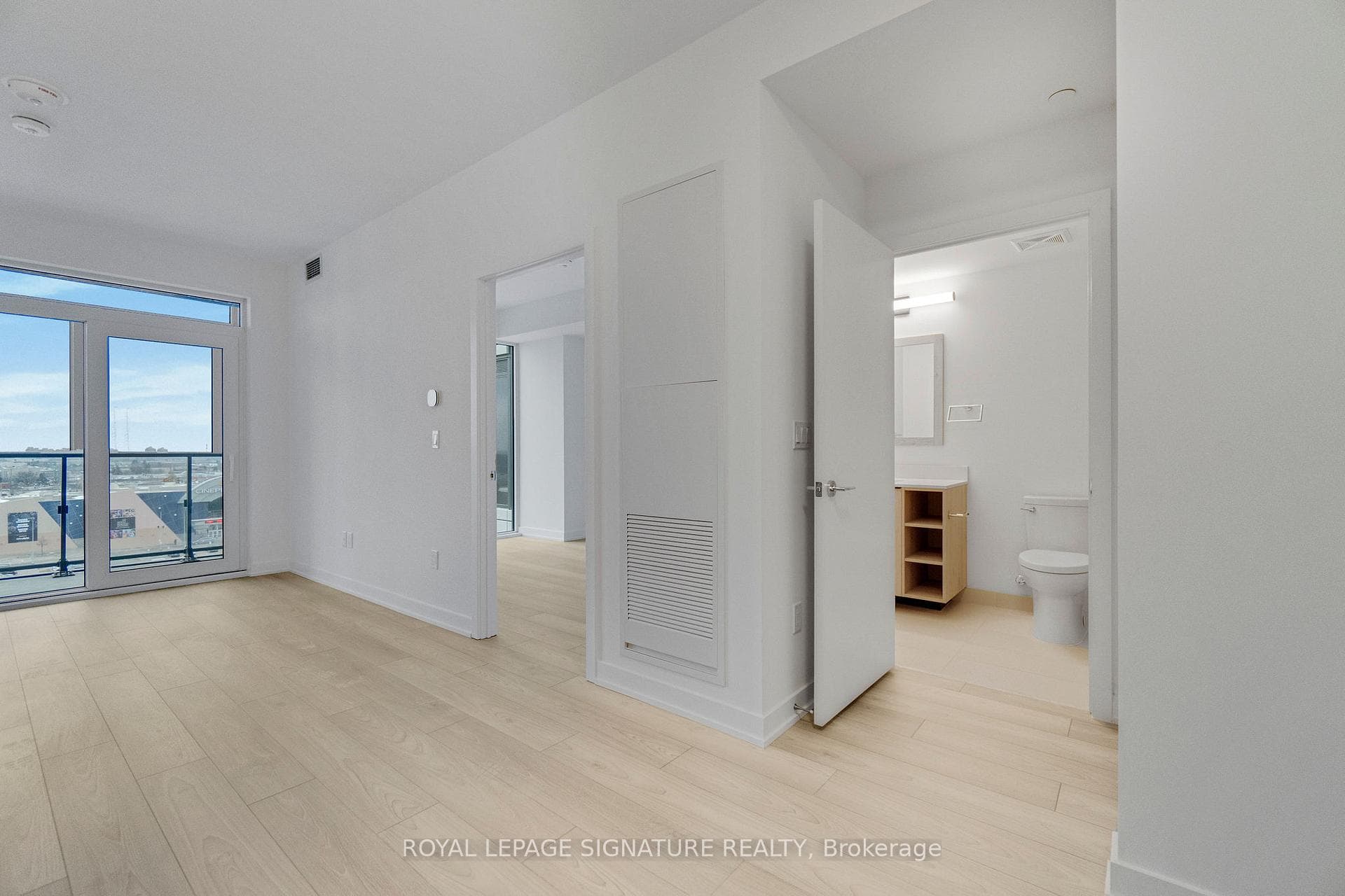 1007 The Queensway N/A Unit 722 photo 25