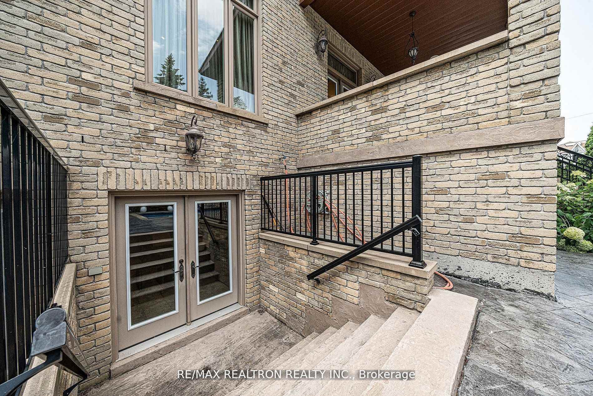 63 Walmer Road photo 36