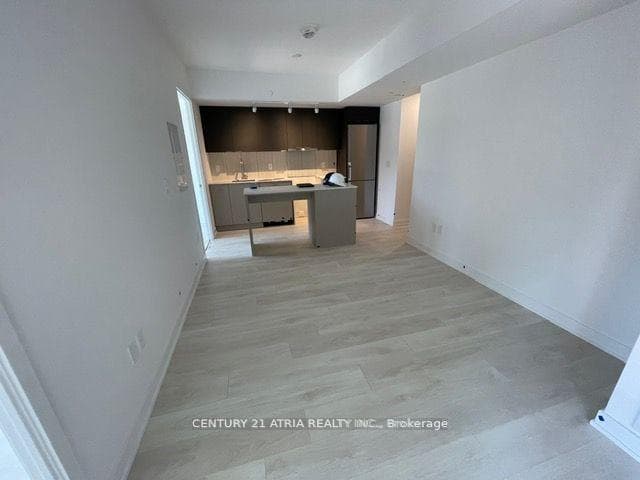 8 Tippett Road Unit 527 photo 3