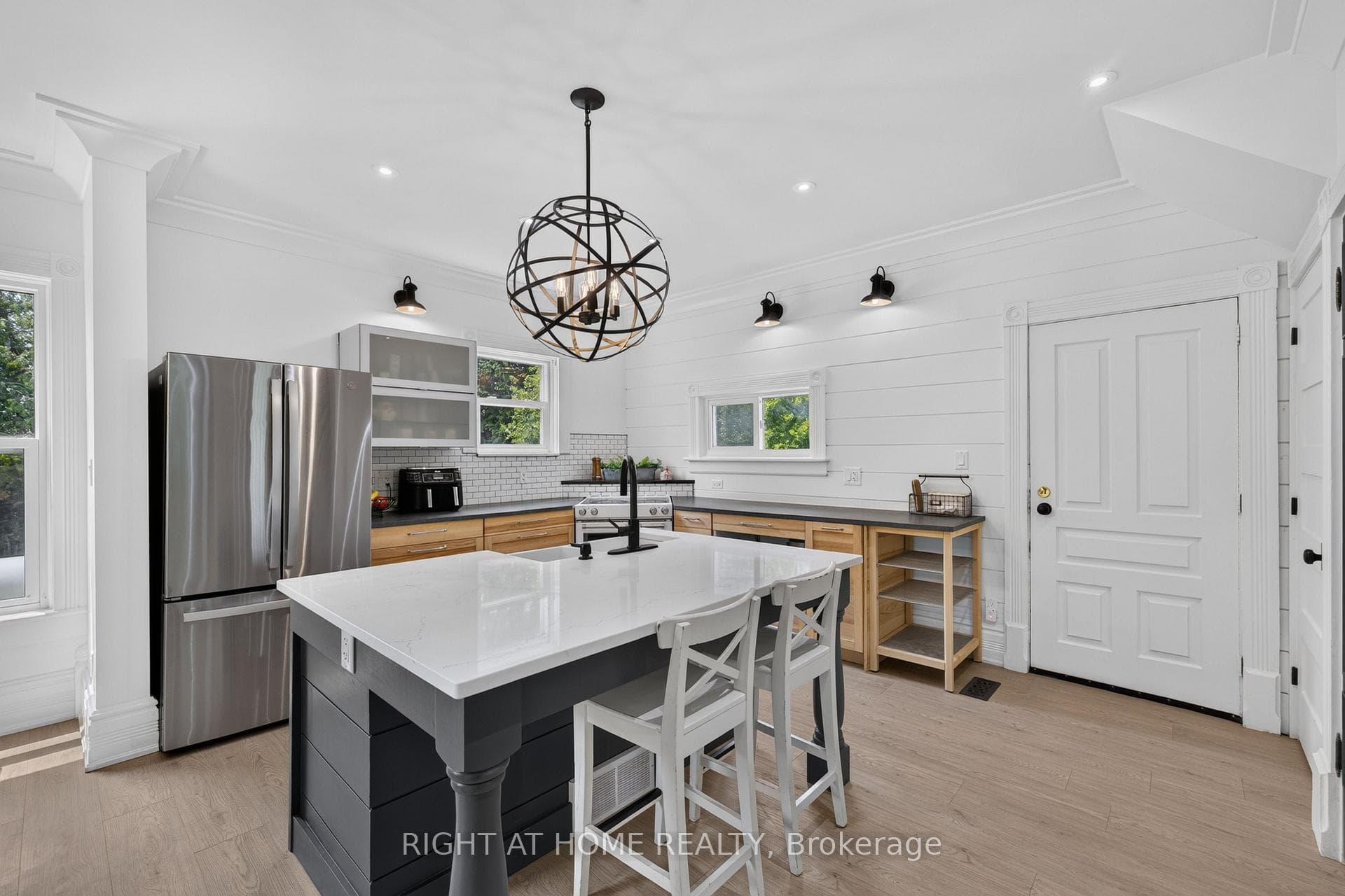 Eat in kitchen island