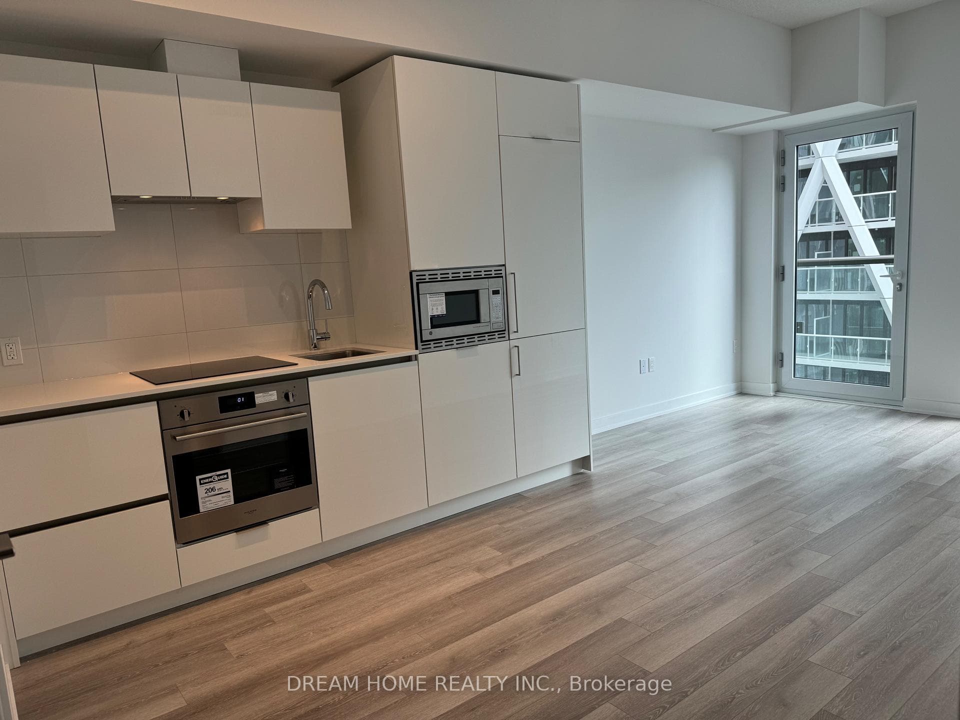 238 Simcoe Street Unit 1807 photo 5
