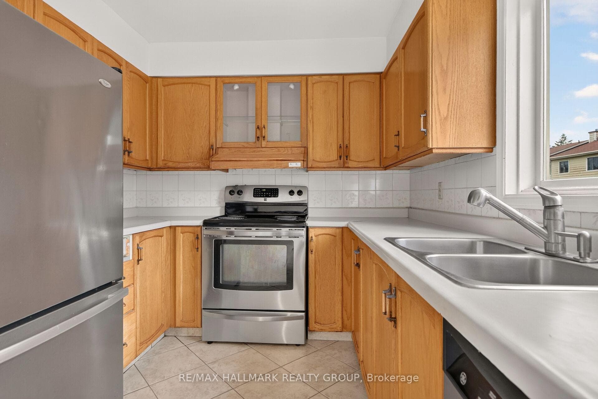 49 Newport Crescent photo 24
