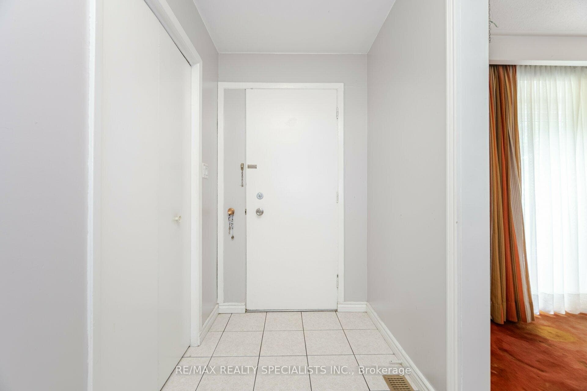 2454 Goodison Avenue photo 3