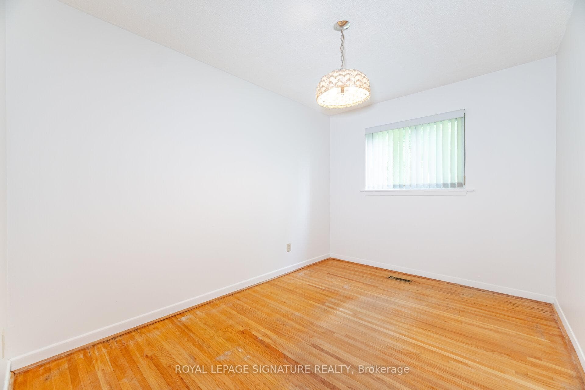 70 Regatta Crescent photo 21
