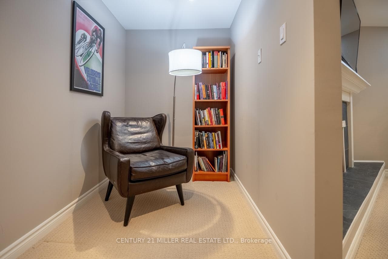 564 Joyce Boulevard photo 22