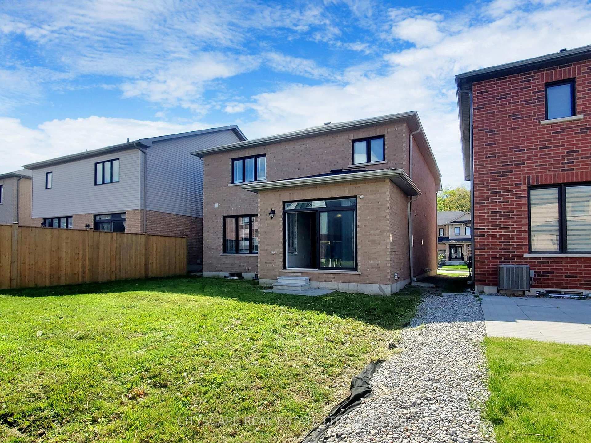 146 Cactus Crescent photo 29