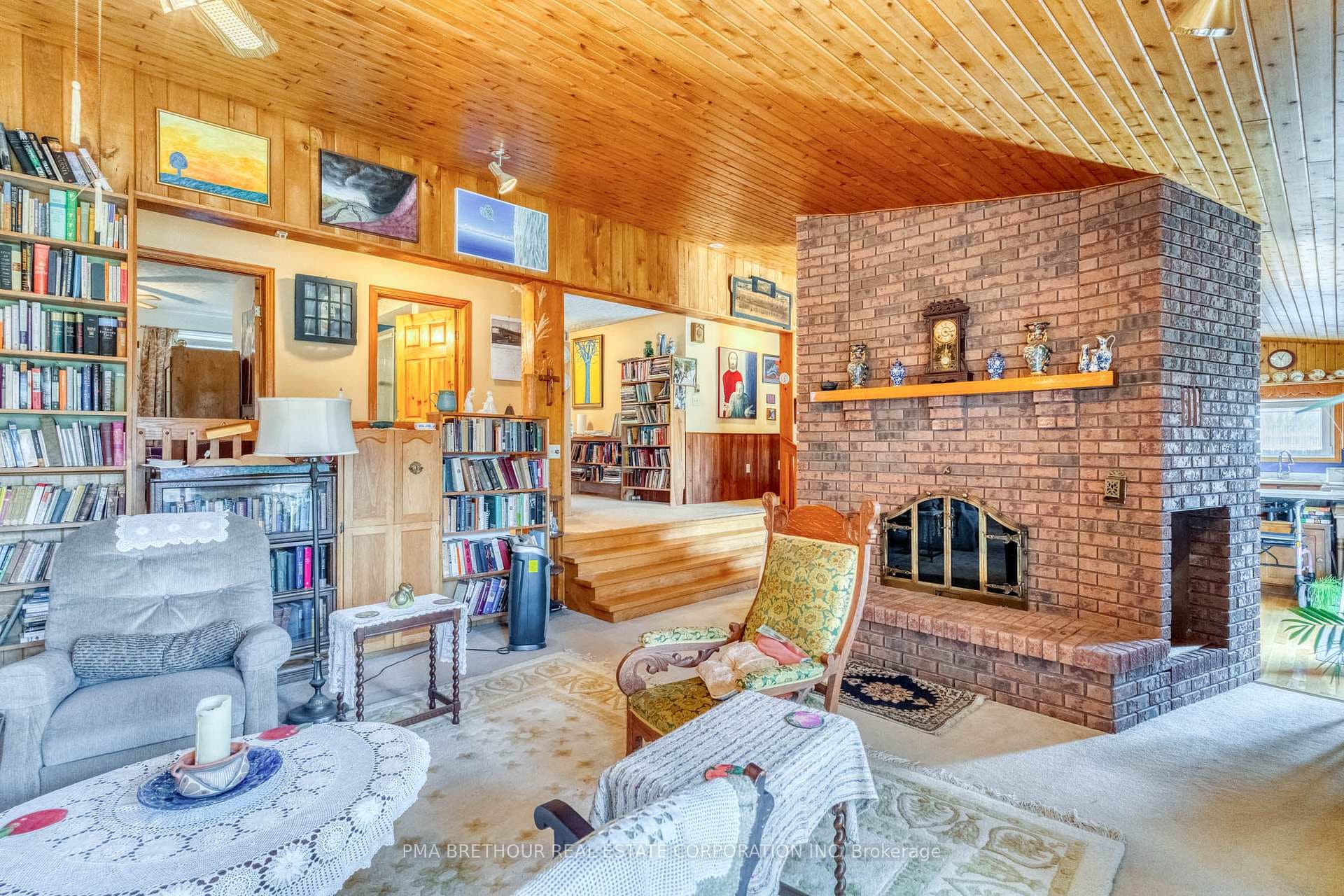 living room fplce