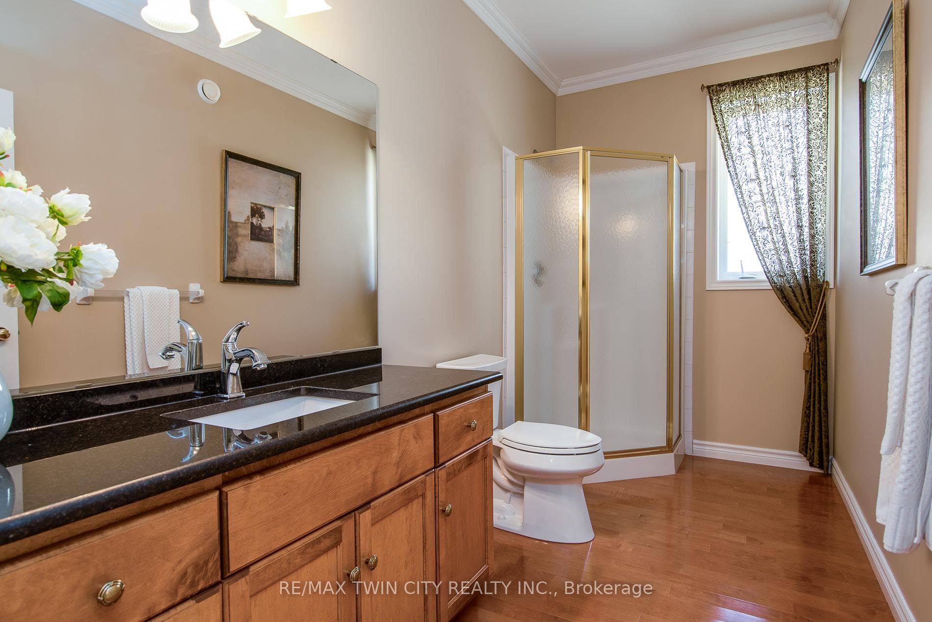 85 Laschinger Boulevard photo 18
