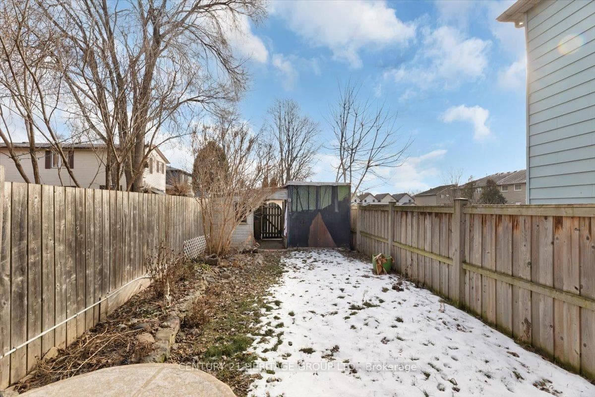 546 James Street photo 30