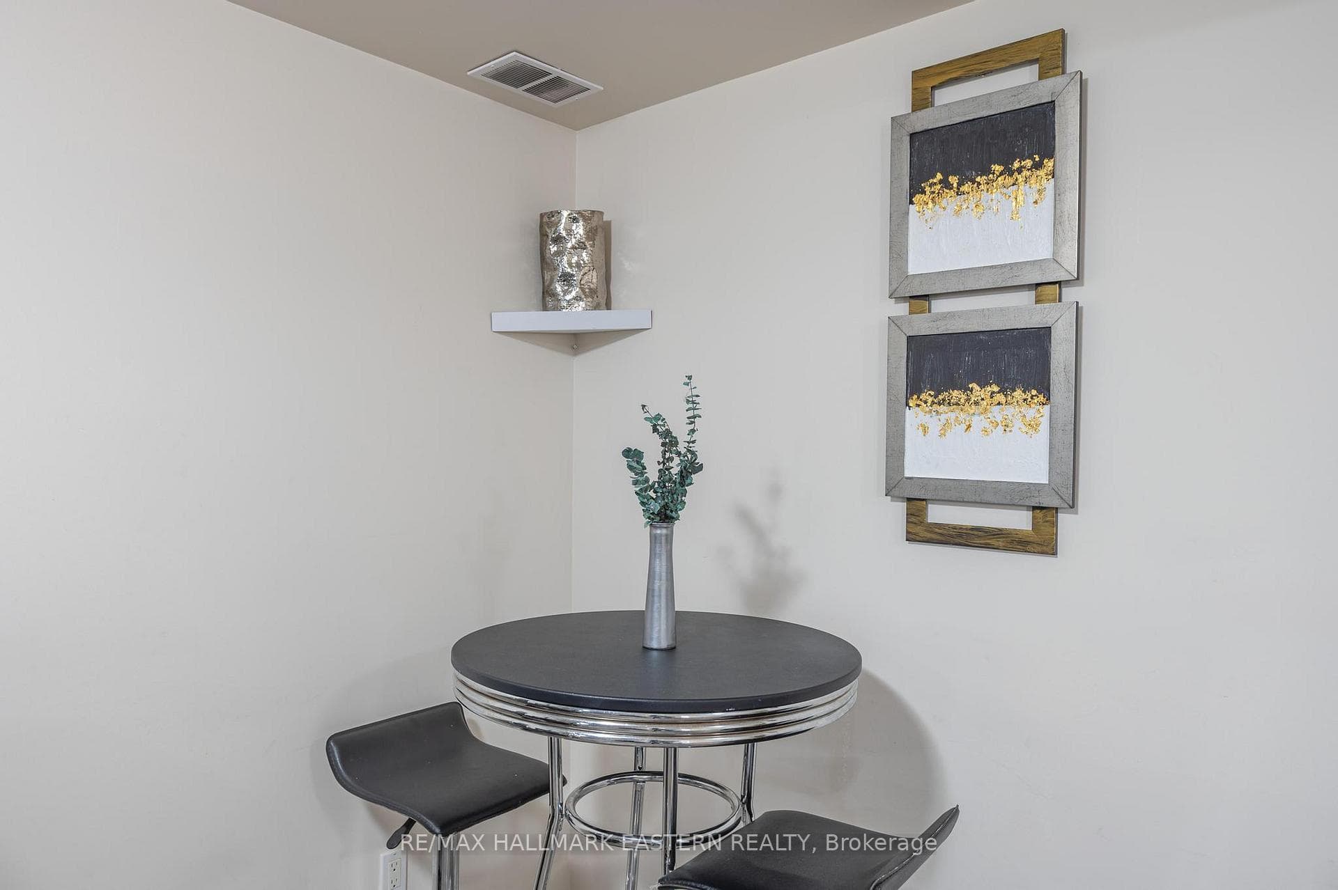 297 Towerhill Road photo 21