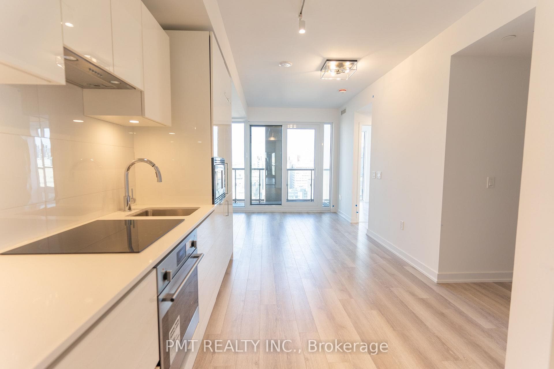 238 Simcoe Street Unit 2710 photo 2