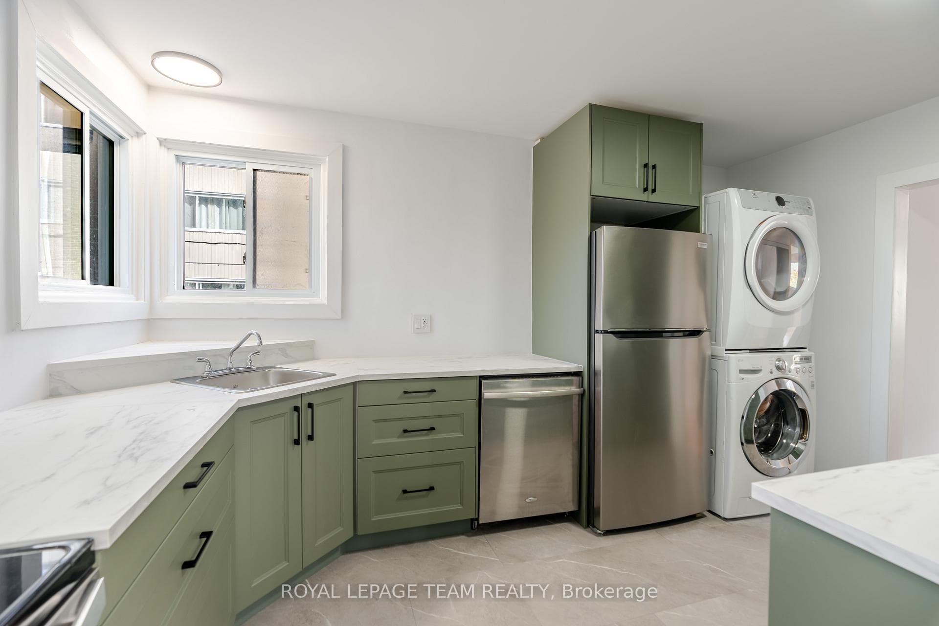 1487 Morisset Avenue Unit B photo 6