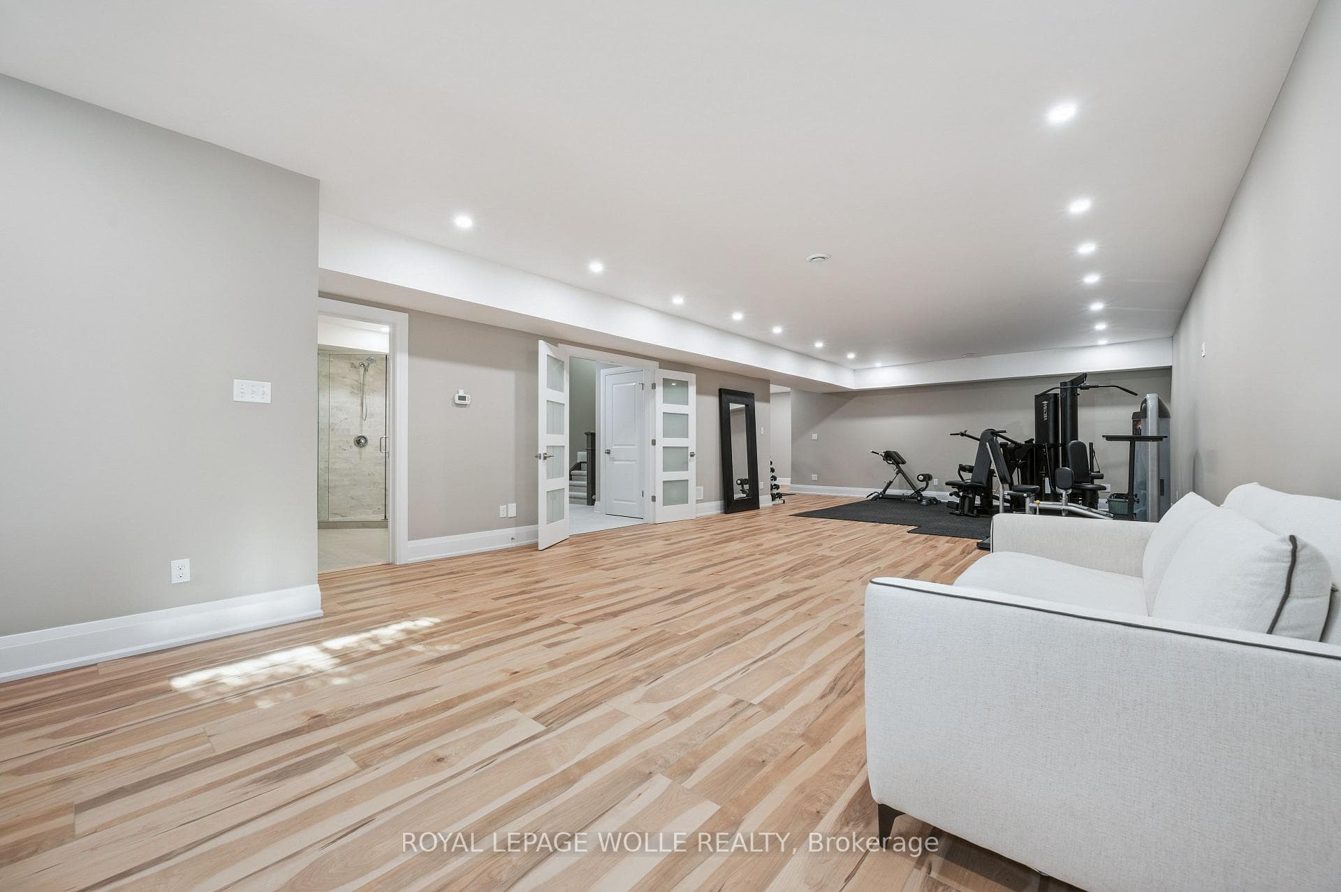 23 Highgrove Court photo 37