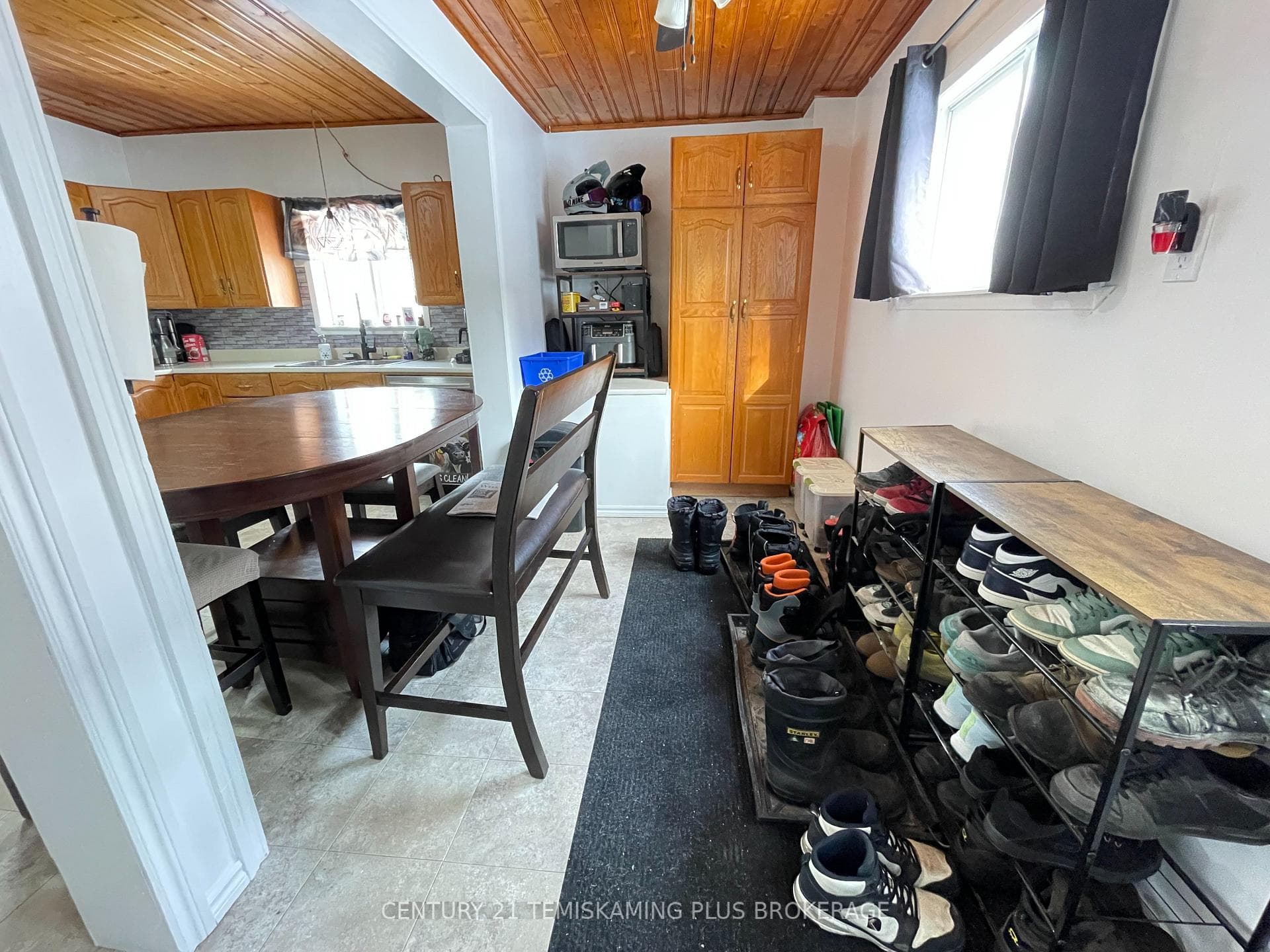 402 Farah Avenue photo 19