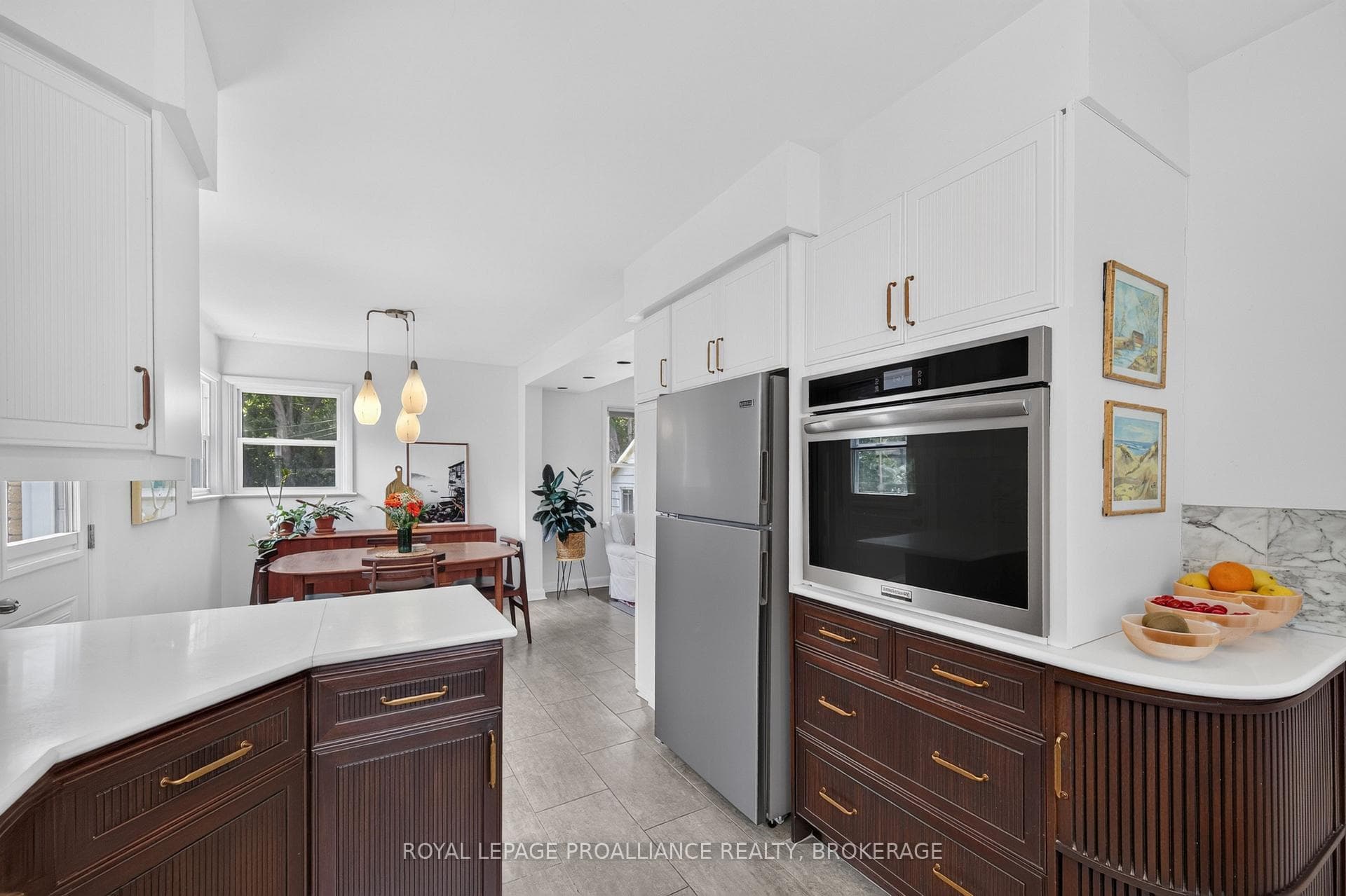 288 Yonge Street photo 7