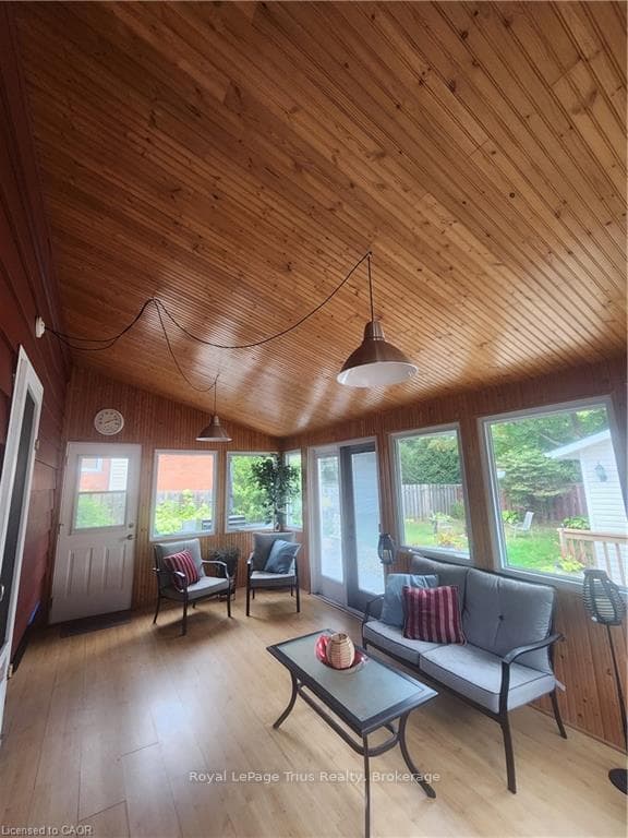 130 Balmoral Drive photo 21